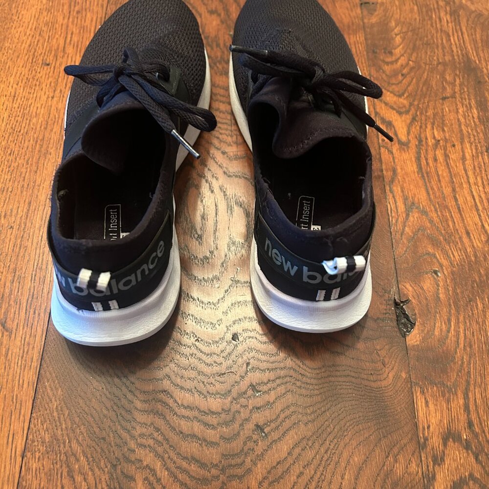 New Balance sneakers - size 9 - Picture 3 of 4
